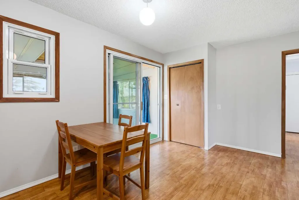 1117 Grey Avenue Crossfield AB T0M0S0
