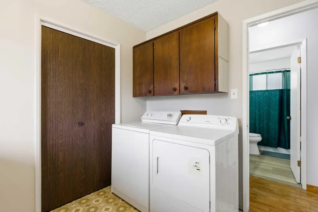 1117 Grey Avenue Crossfield AB T0M0S0