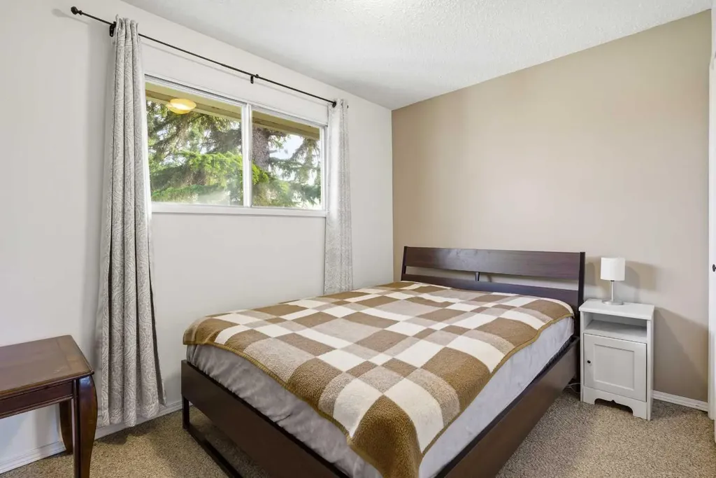 1117 Grey Avenue Crossfield AB T0M0S0