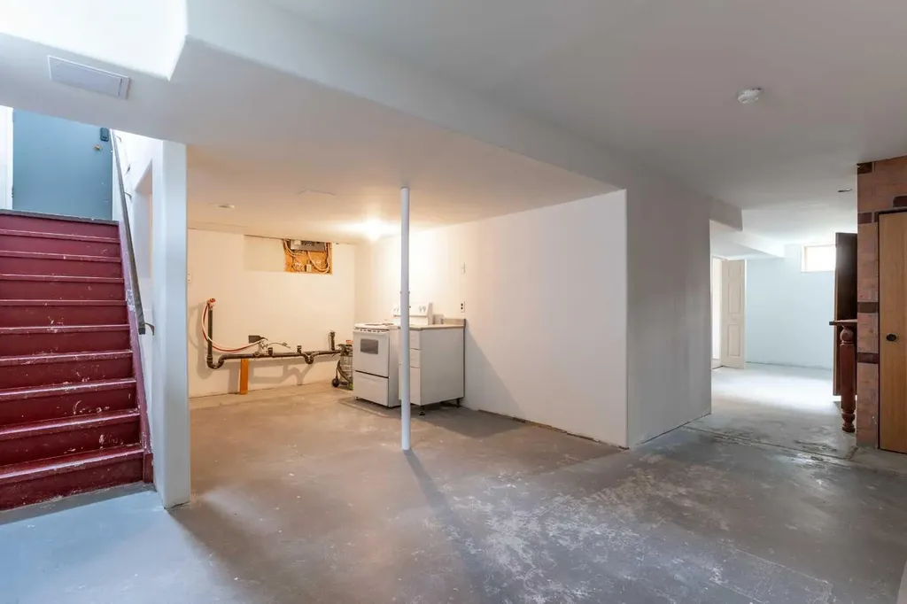 1117 Grey Avenue Crossfield AB T0M0S0