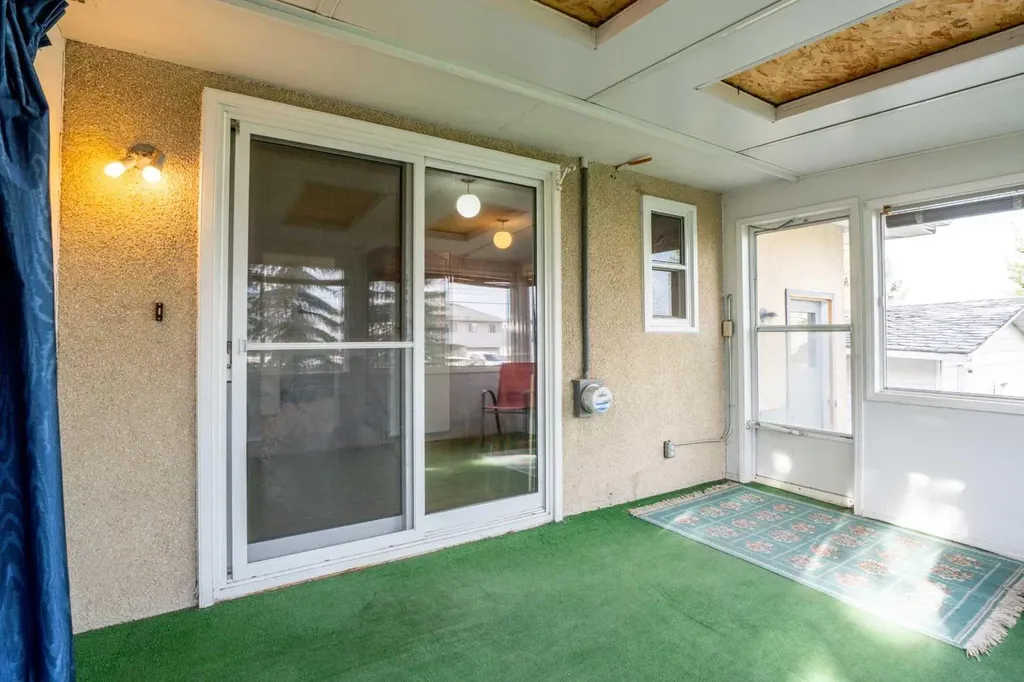 1117 Grey Avenue Crossfield AB T0M0S0
