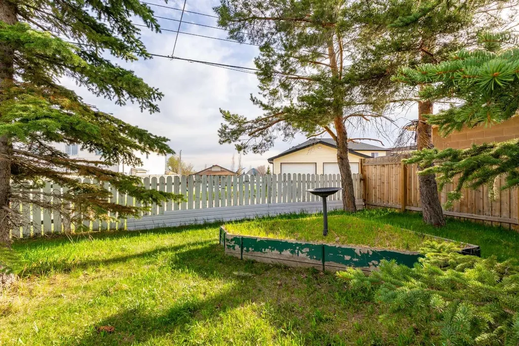 1117 Grey Avenue Crossfield AB T0M0S0