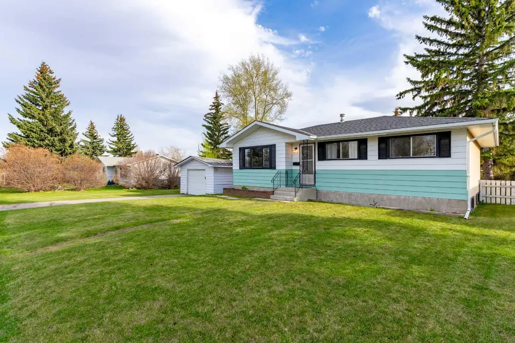 1117 Grey Avenue Crossfield AB T0M0S0