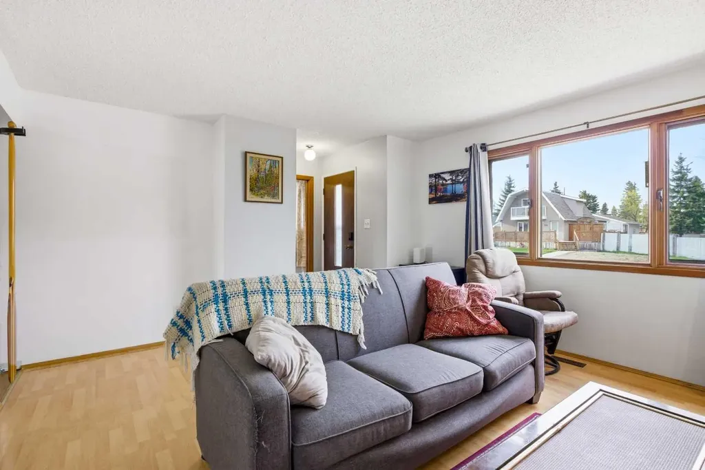 1117 Grey Avenue Crossfield AB T0M0S0