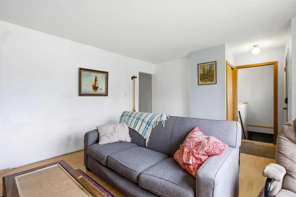 1117 Grey Avenue Crossfield AB T0M0S0