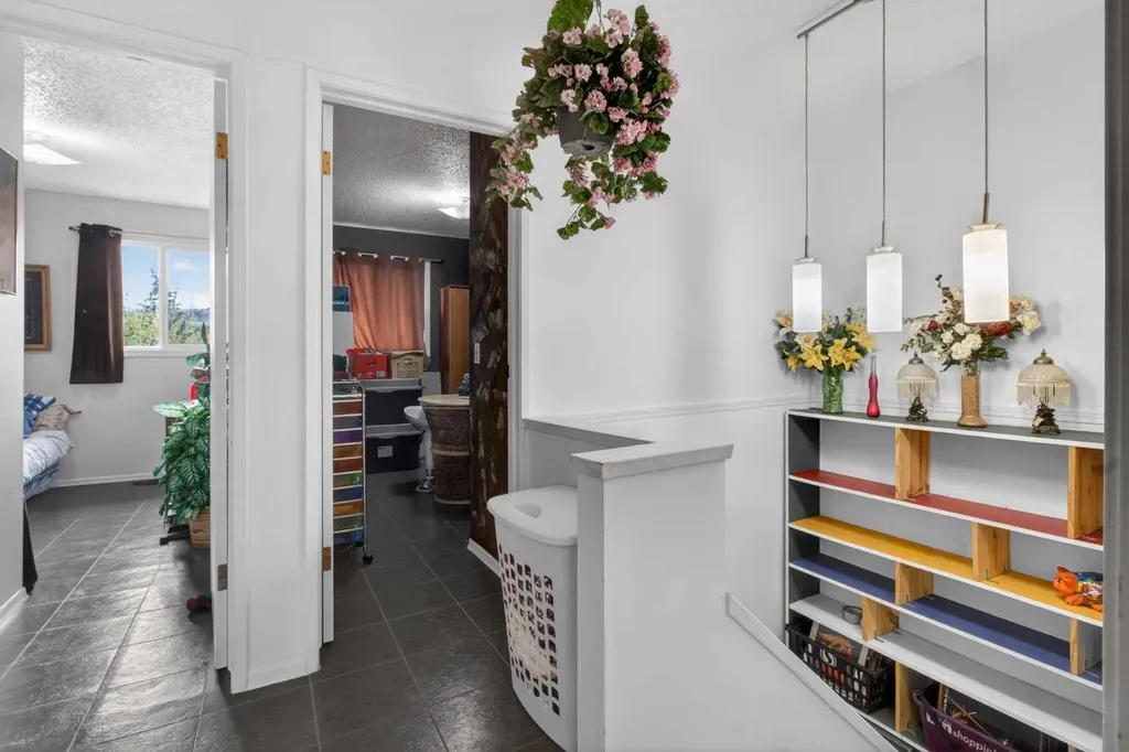 6223 31 Avenue NW Calgary AB t3b 3x2