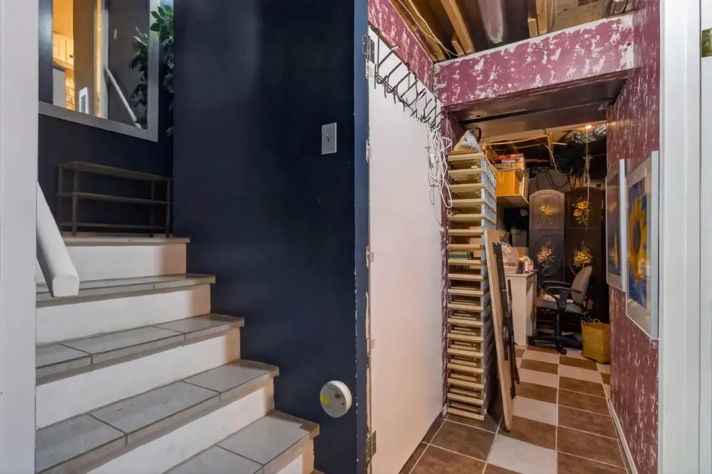 6223 31 Avenue NW Calgary AB t3b 3x2