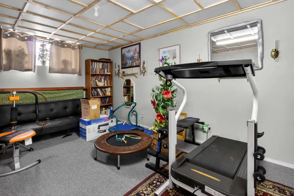 6223 31 Avenue NW Calgary AB t3b 3x2