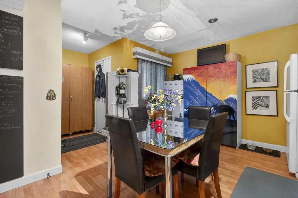 6223 31 Avenue NW Calgary AB t3b 3x2