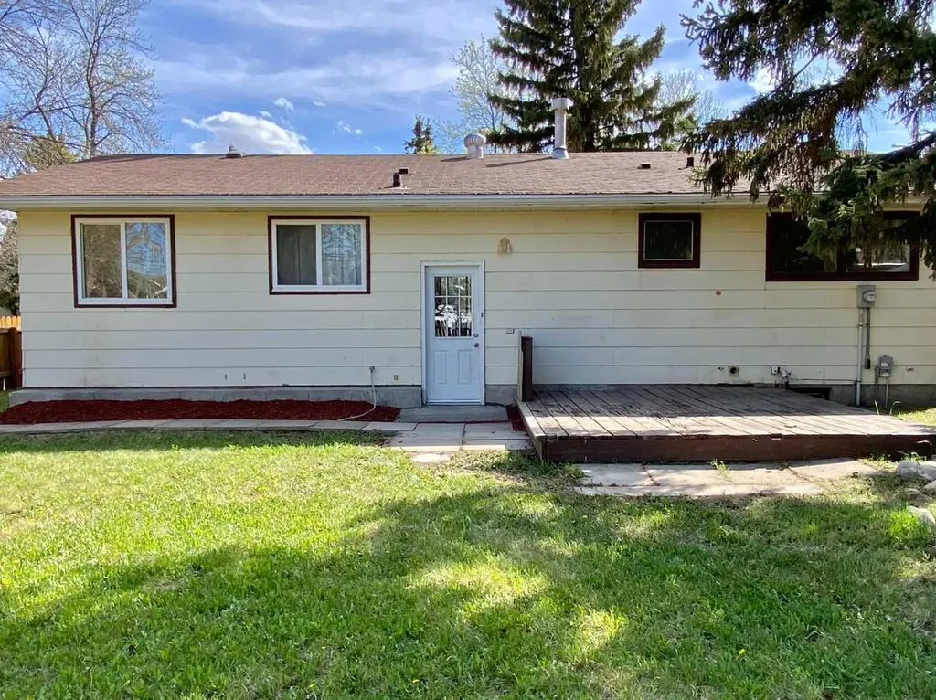 6302 Marler Drive Camrose AB T4V2X6