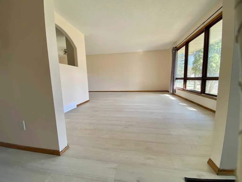 6302 Marler Drive Camrose AB T4V2X6