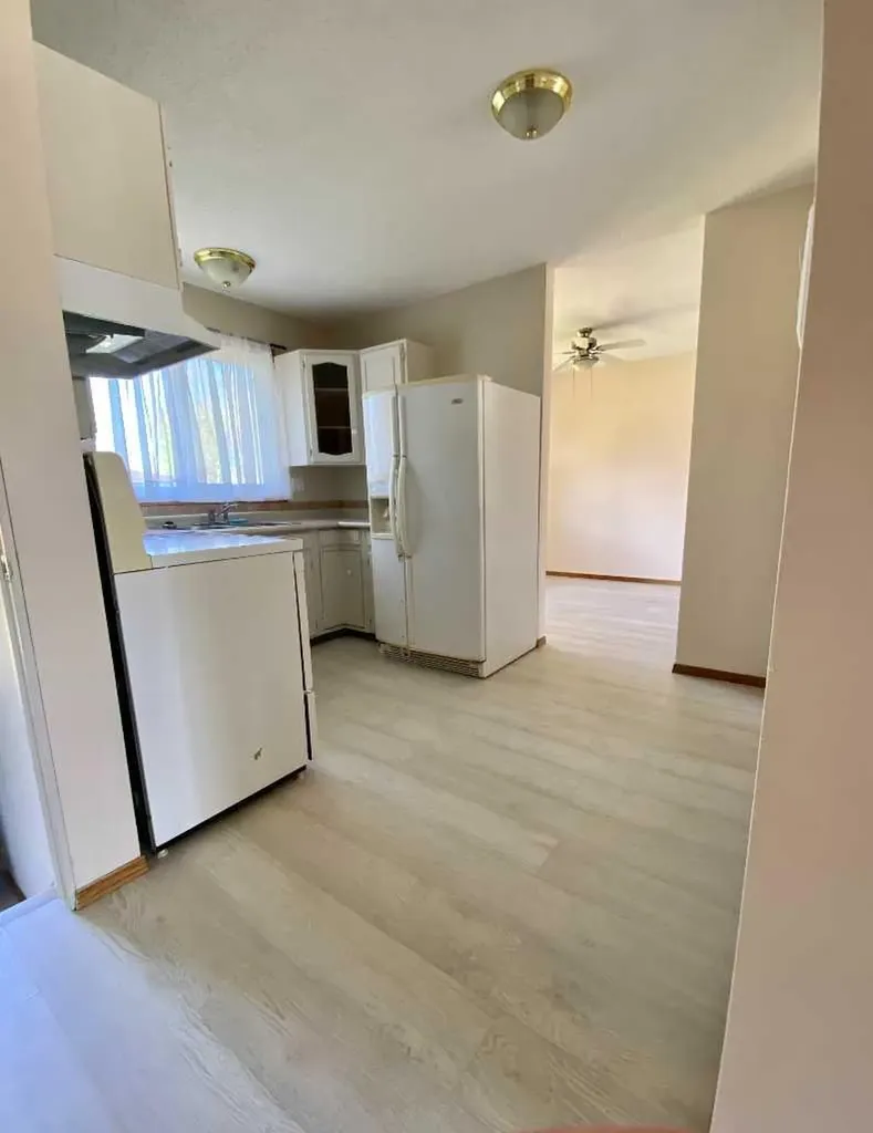 6302 Marler Drive Camrose AB T4V2X6
