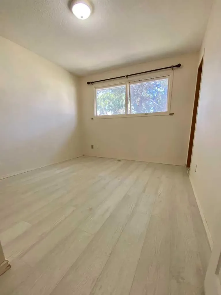 6302 Marler Drive Camrose AB T4V2X6