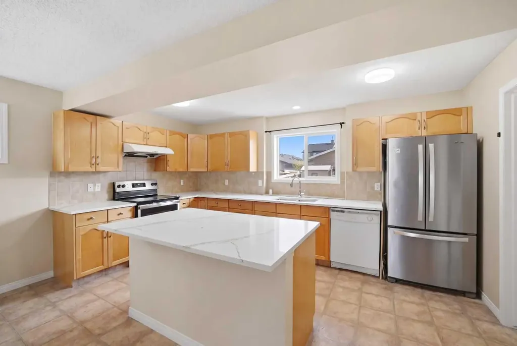 35 Saddlebrook Link NE Calgary AB T3J0B4