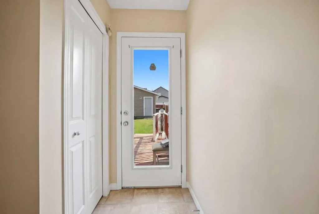 35 Saddlebrook Link NE Calgary AB T3J0B4
