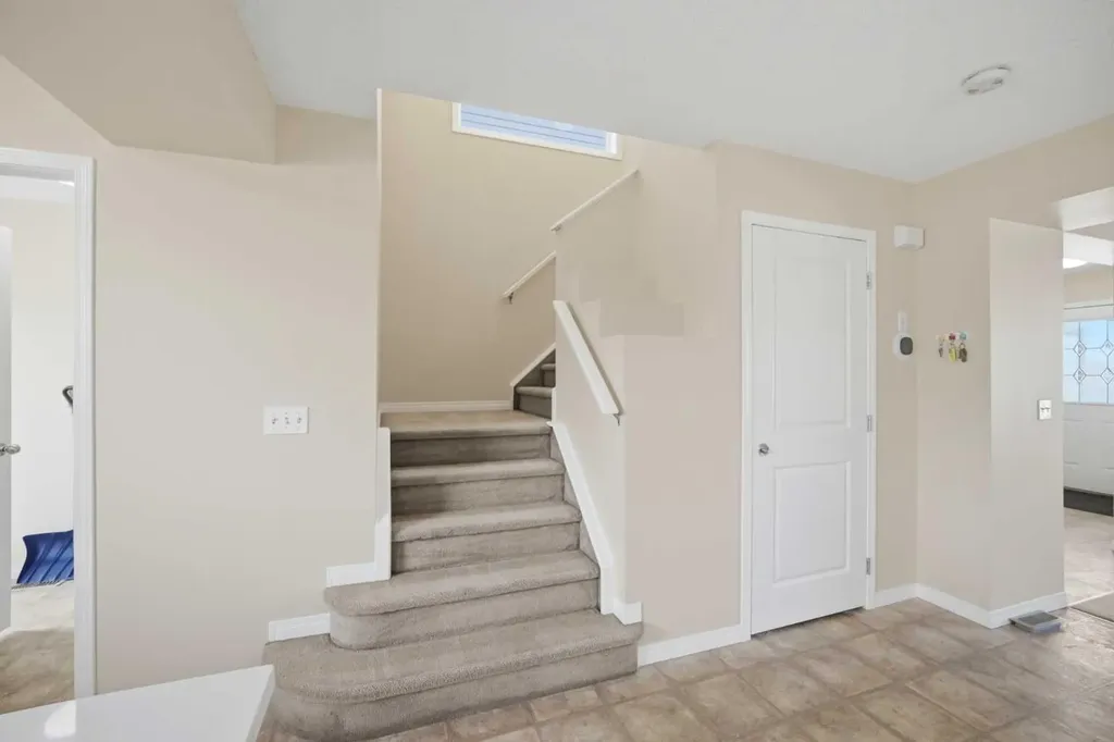 35 Saddlebrook Link NE Calgary AB T3J0B4