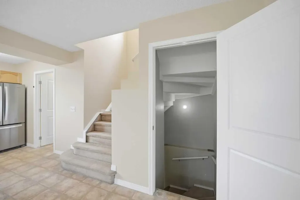 35 Saddlebrook Link NE Calgary AB T3J0B4
