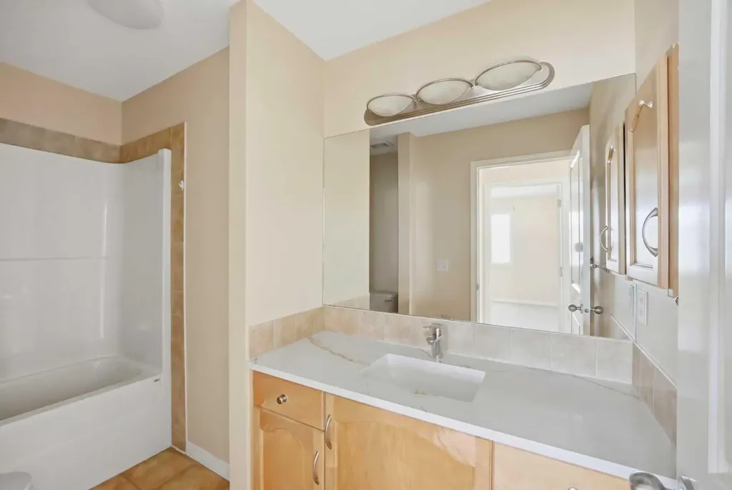 35 Saddlebrook Link NE Calgary AB T3J0B4