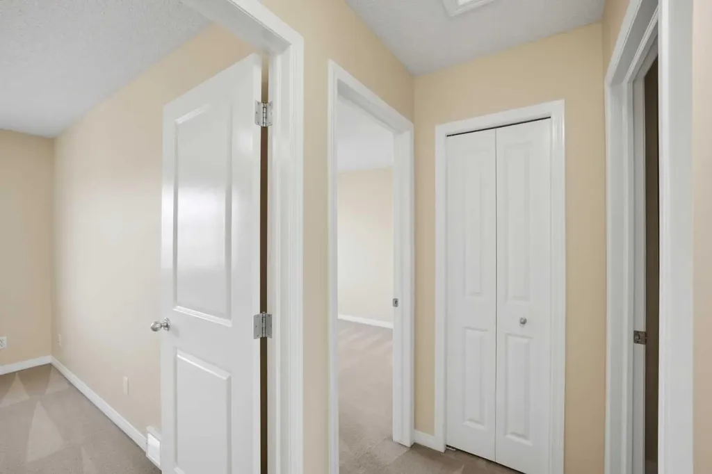 35 Saddlebrook Link NE Calgary AB T3J0B4
