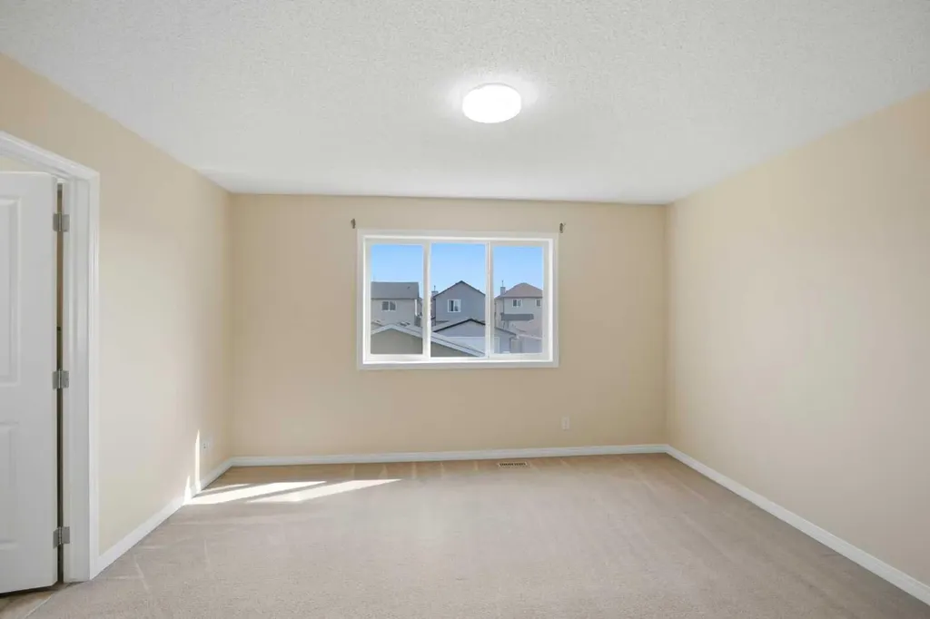 35 Saddlebrook Link NE Calgary AB T3J0B4