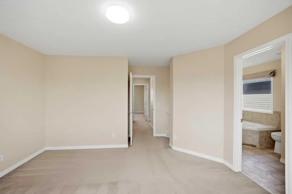 35 Saddlebrook Link NE Calgary AB T3J0B4