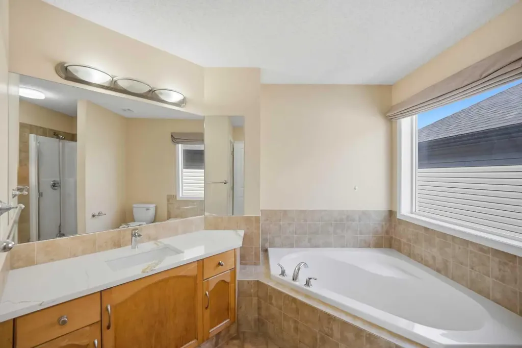35 Saddlebrook Link NE Calgary AB T3J0B4