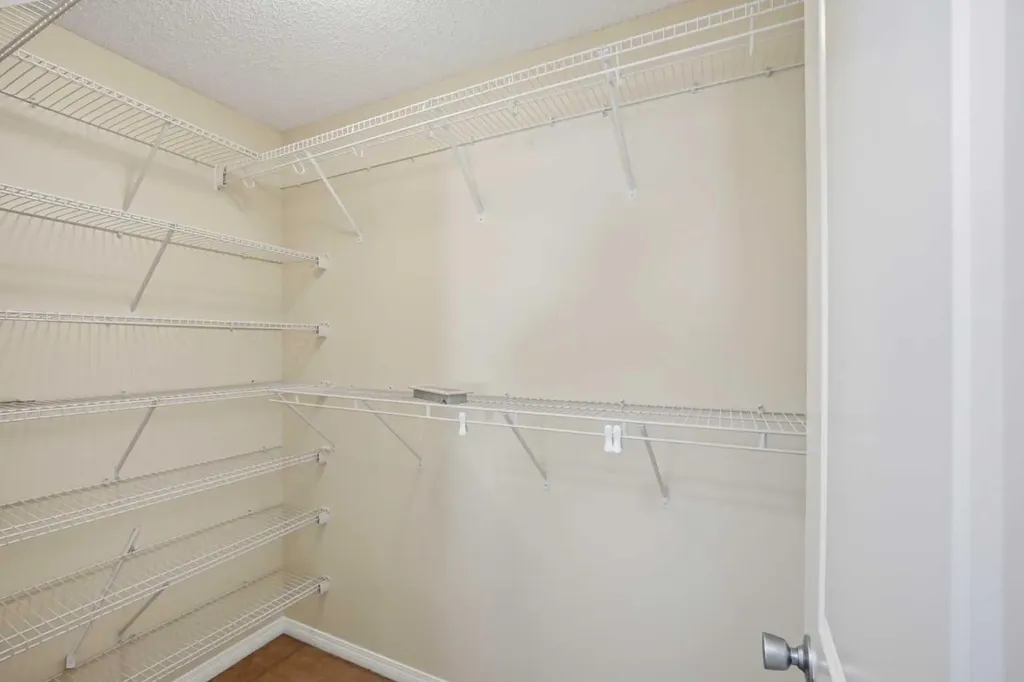35 Saddlebrook Link NE Calgary AB T3J0B4