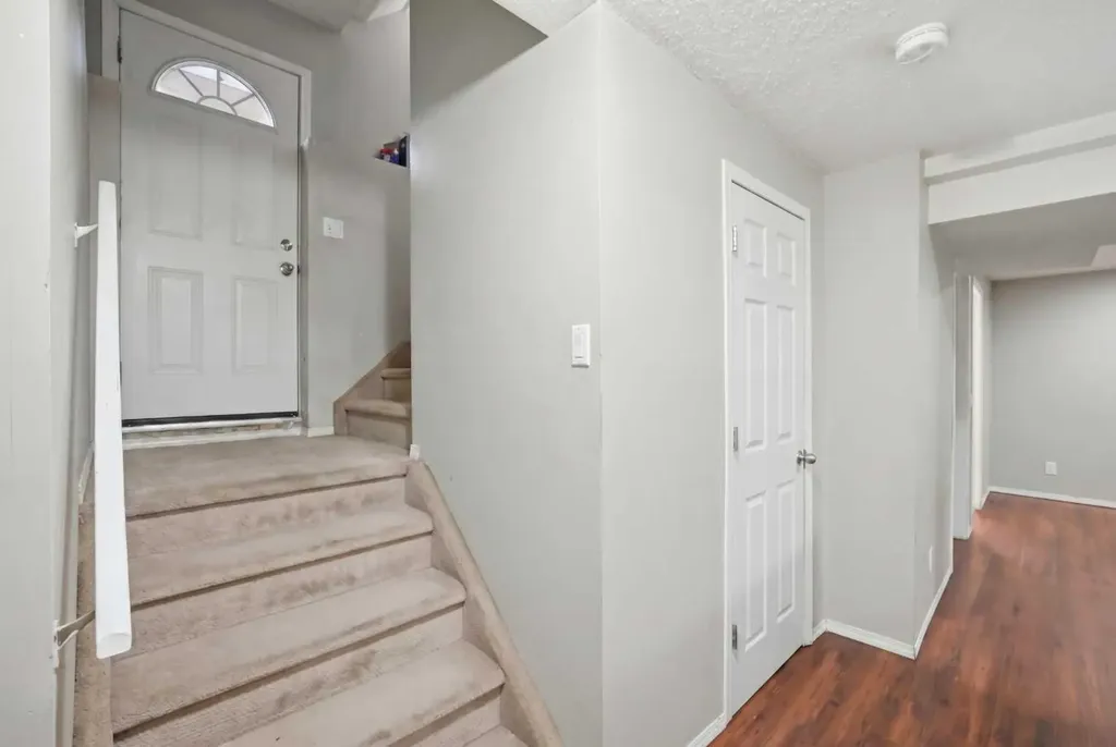 35 Saddlebrook Link NE Calgary AB T3J0B4