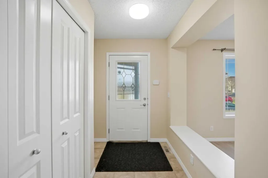 35 Saddlebrook Link NE Calgary AB T3J0B4
