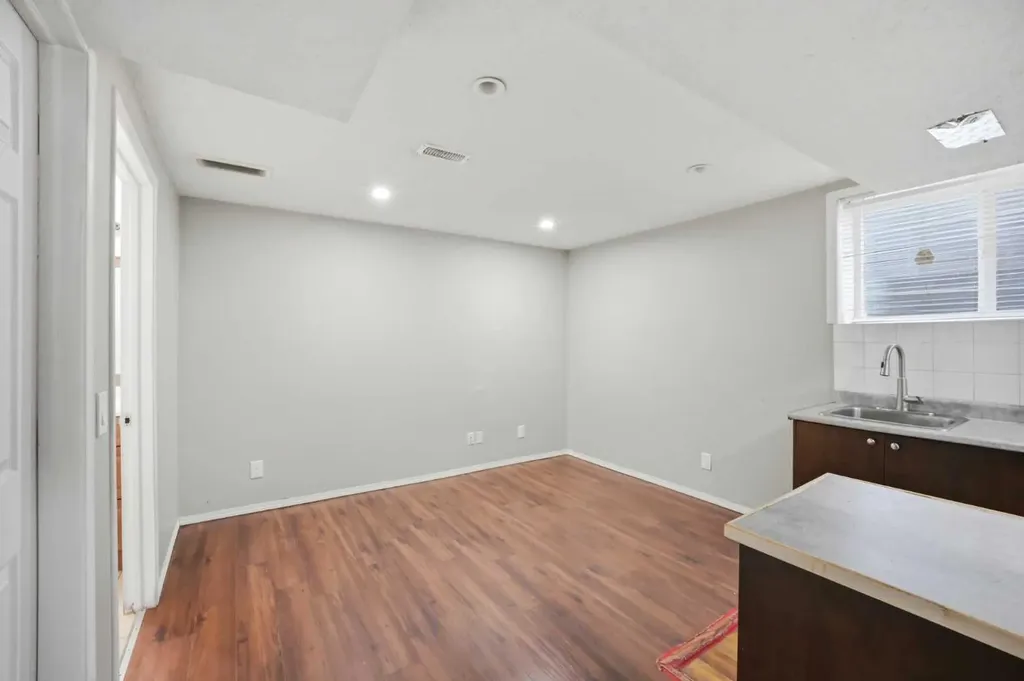 35 Saddlebrook Link NE Calgary AB T3J0B4