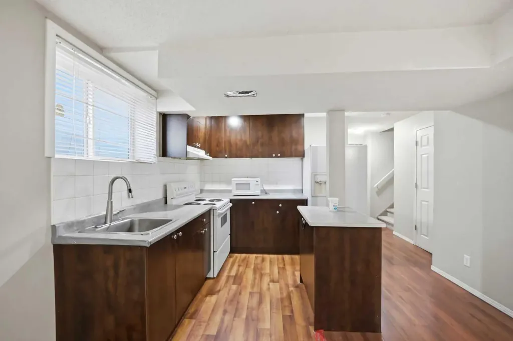 35 Saddlebrook Link NE Calgary AB T3J0B4