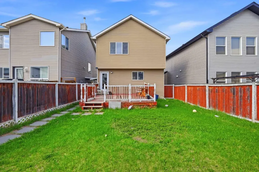 35 Saddlebrook Link NE Calgary AB T3J0B4