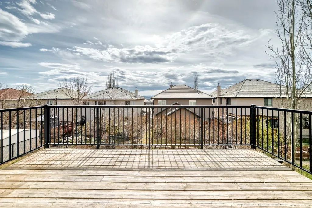 35 Arbour Vista Way NW Calgary AB T3G 4R1