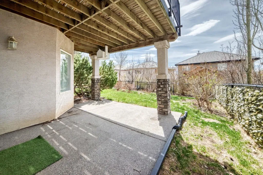 35 Arbour Vista Way NW Calgary AB T3G 4R1
