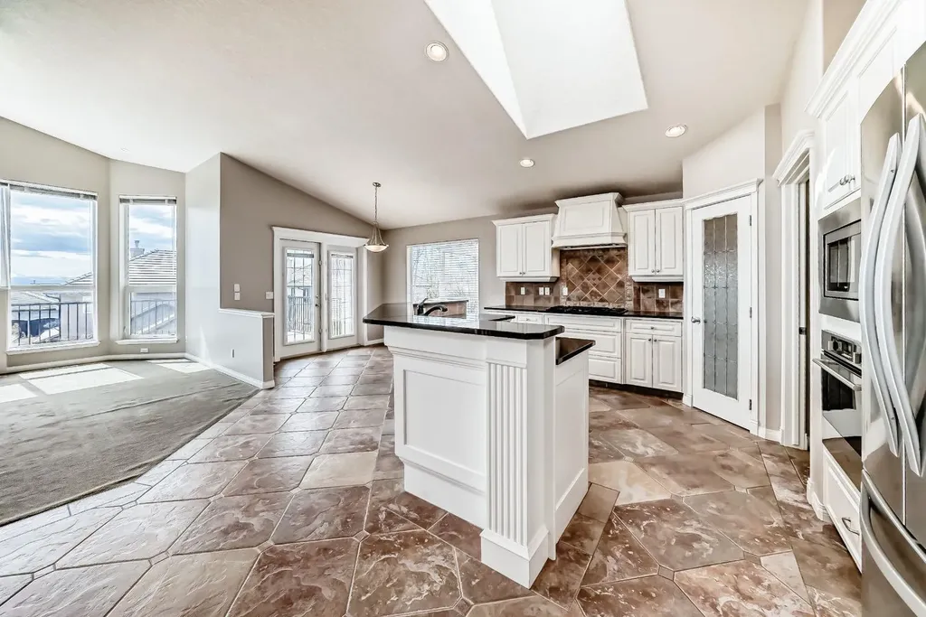 35 Arbour Vista Way NW Calgary AB T3G 4R1