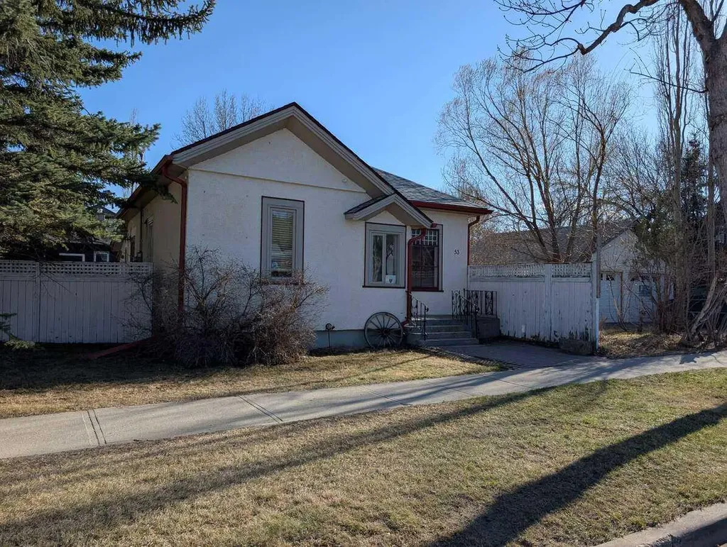 53 Elma Street W Okotoks AB T1S 1J8