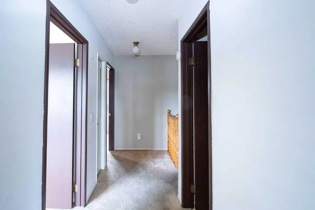 228 Theodore Place NW Calgary AB T2K 5S1
