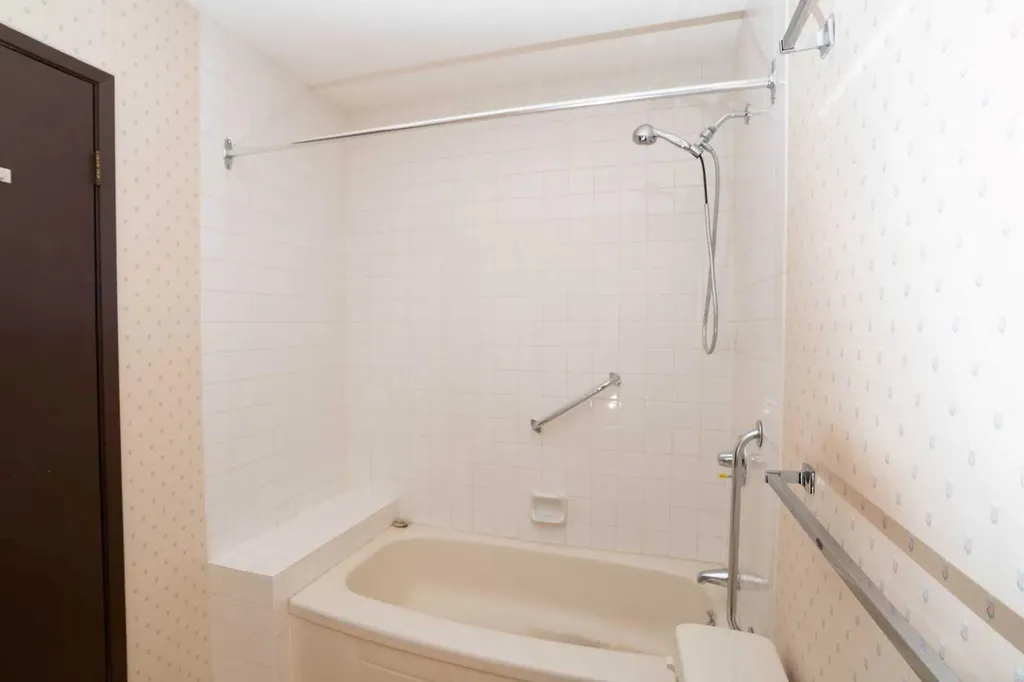 228 Theodore Place NW Calgary AB T2K 5S1