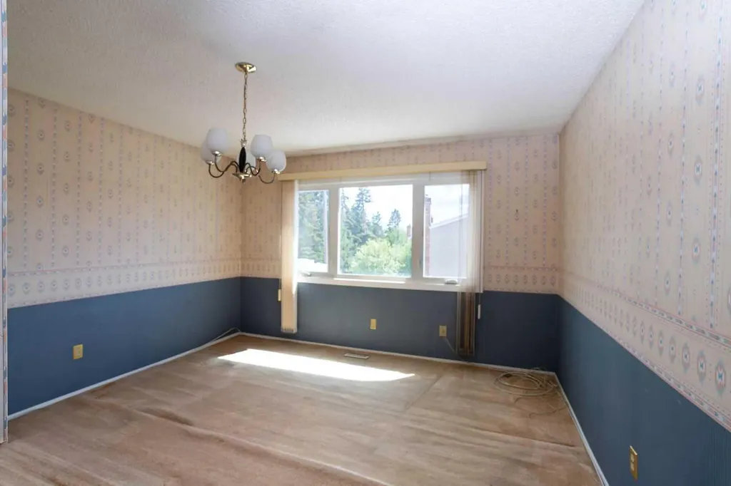 228 Theodore Place NW Calgary AB T2K 5S1