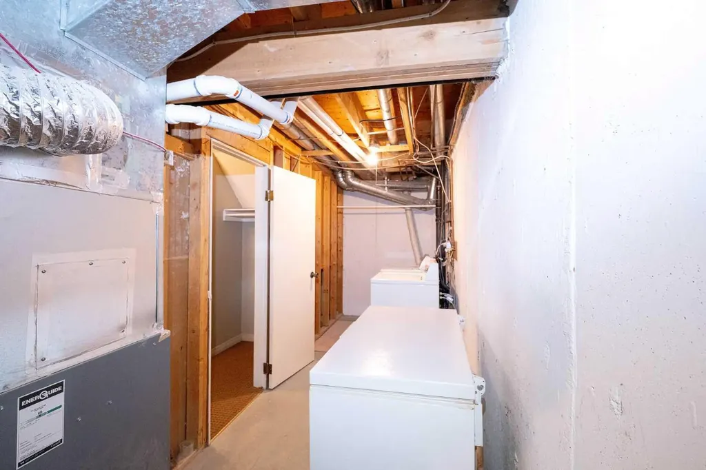 228 Theodore Place NW Calgary AB T2K 5S1