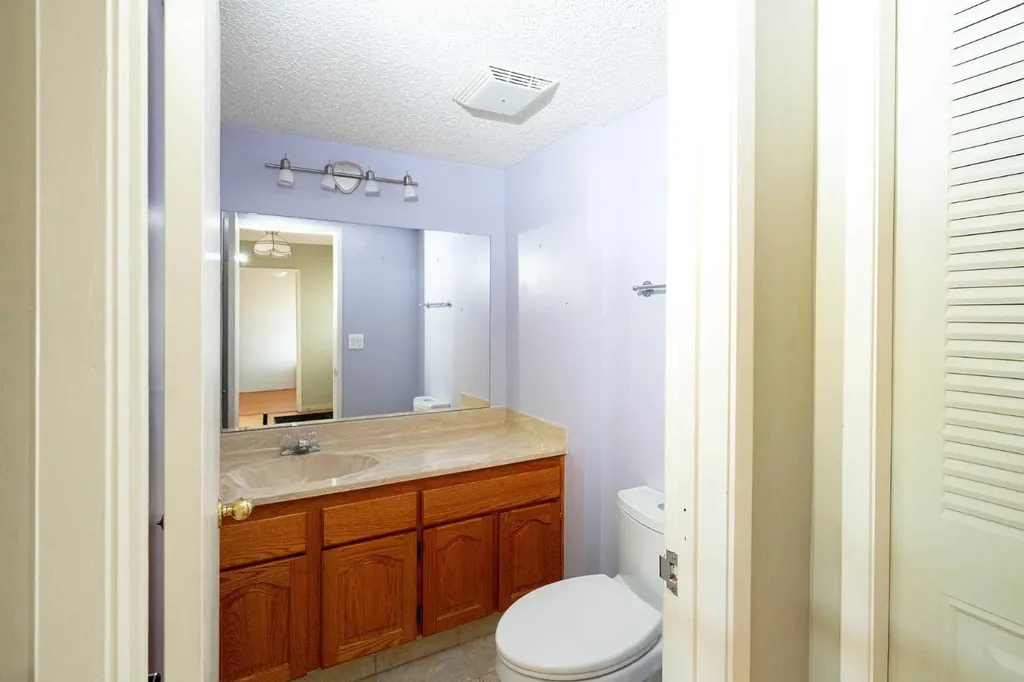228 Theodore Place NW Calgary AB T2K 5S1