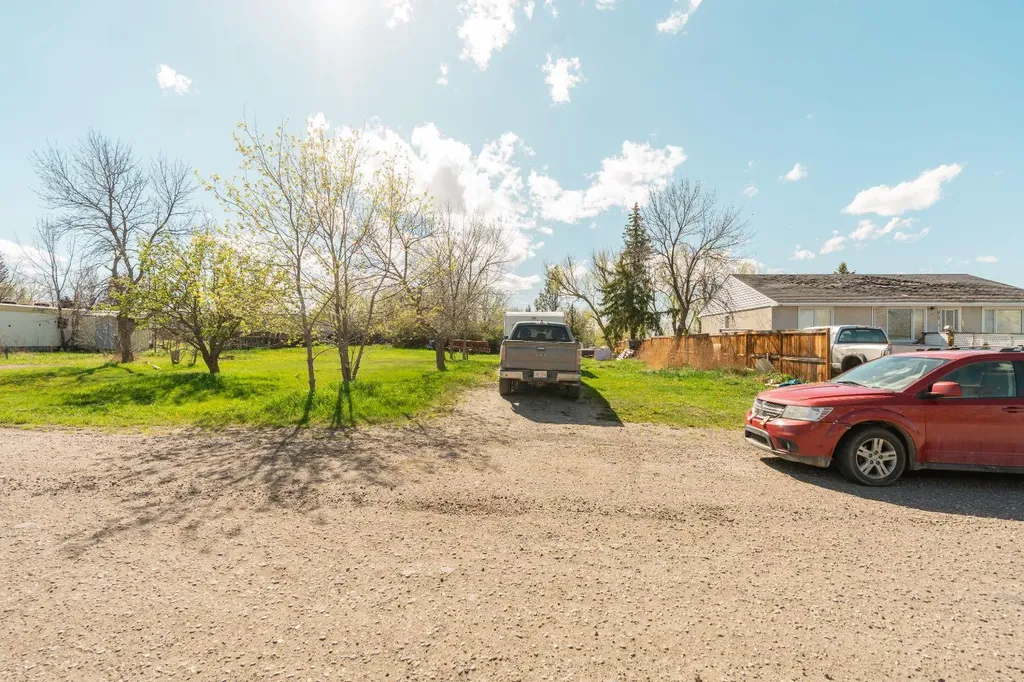 827 2 Street E Cardston AB T0K 0K0