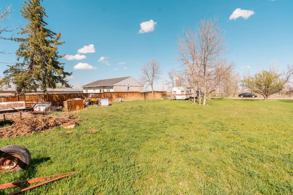 827 2 Street E Cardston AB T0K 0K0