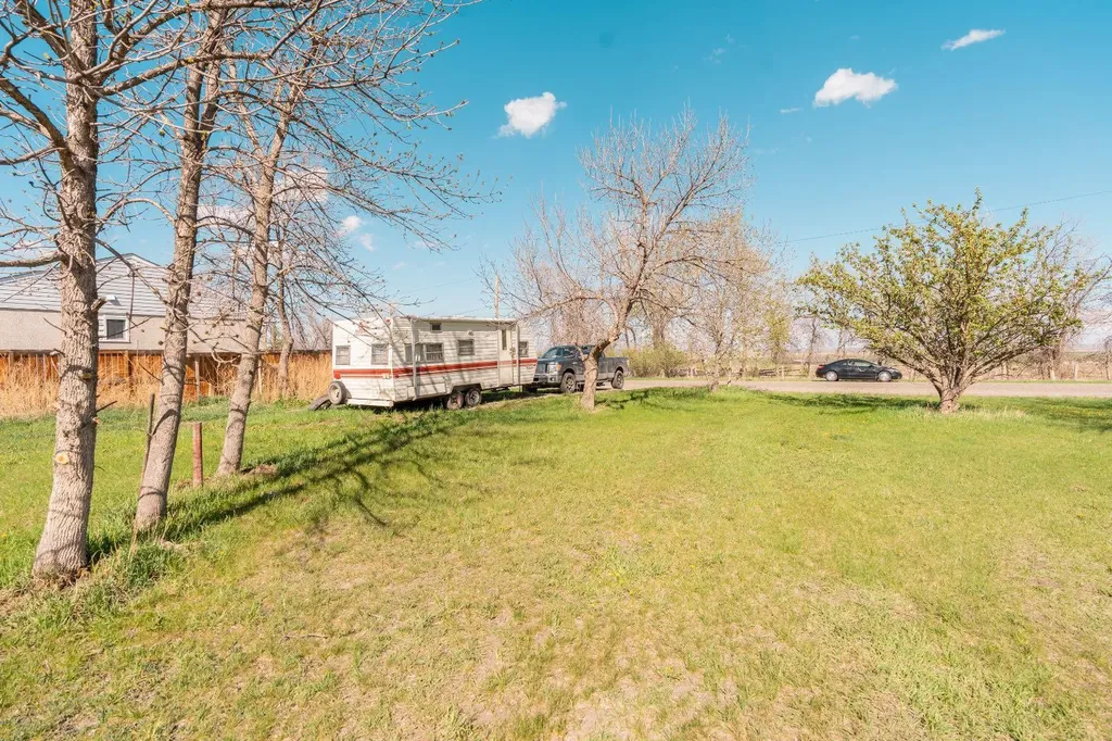 827 2 Street E Cardston AB T0K 0K0