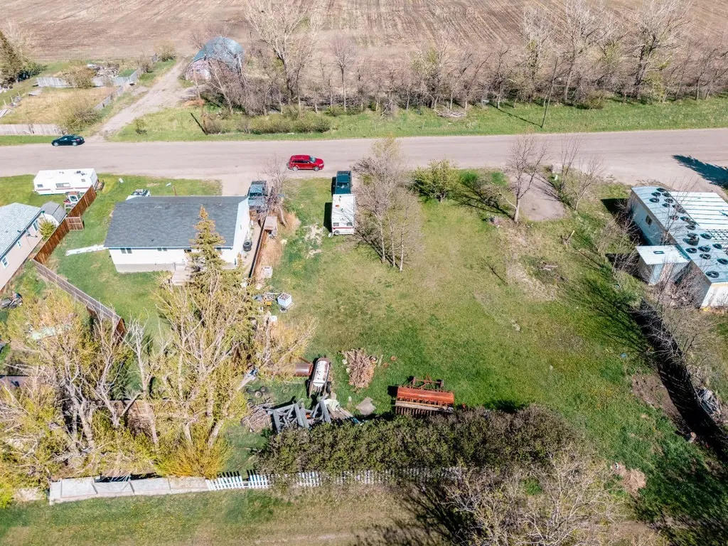 827 2 Street E Cardston AB T0K 0K0