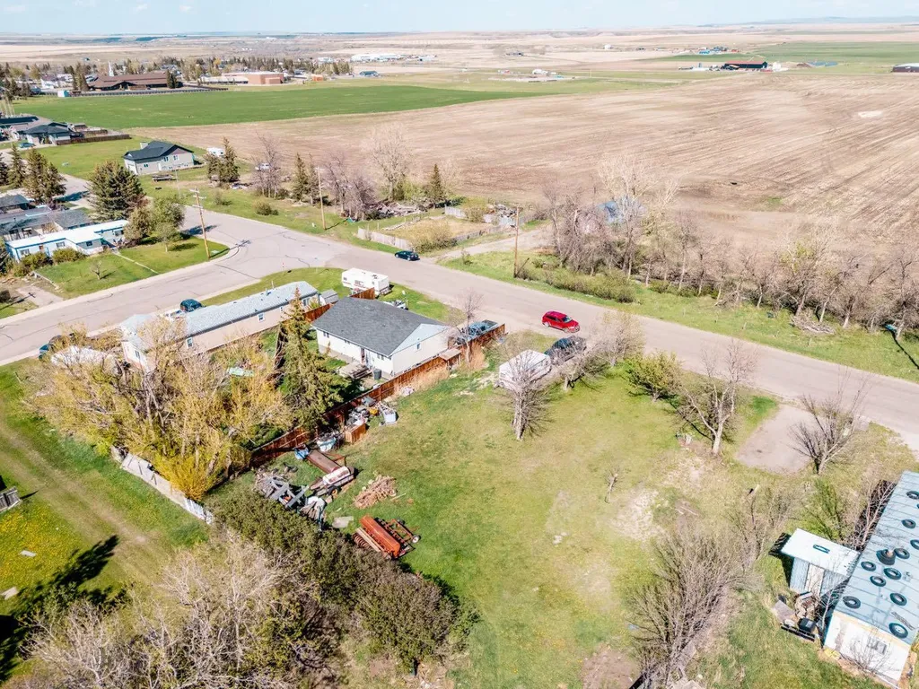 827 2 Street E Cardston AB T0K 0K0