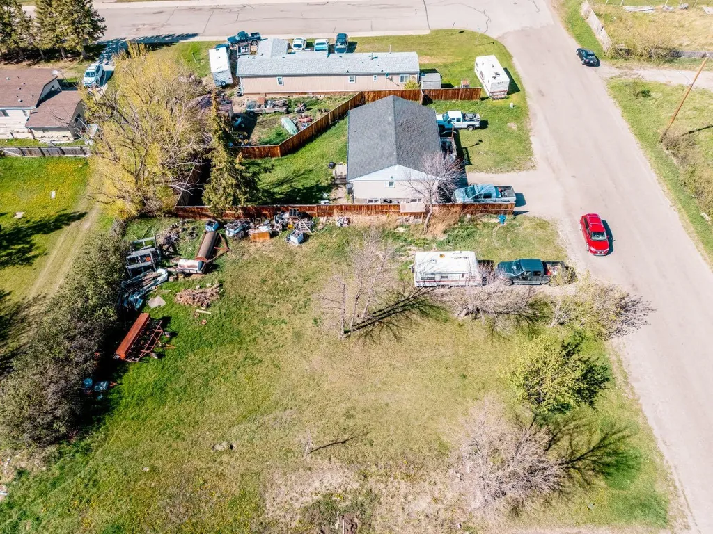 827 2 Street E Cardston AB T0K 0K0