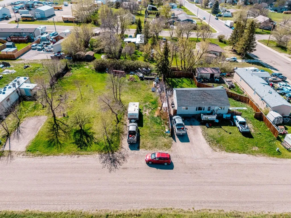 827 2 Street E Cardston AB T0K 0K0