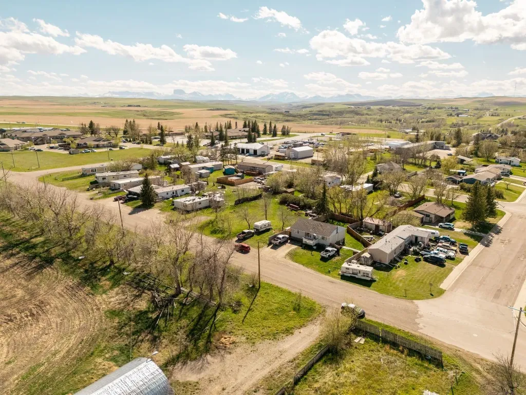 827 2 Street E Cardston AB T0K 0K0