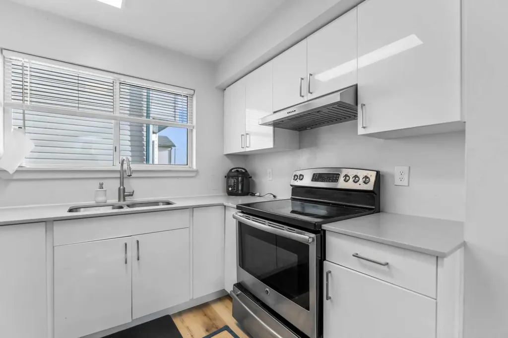 3806 Catalina Boulevard NE Calgary AB T1Y 6Y3